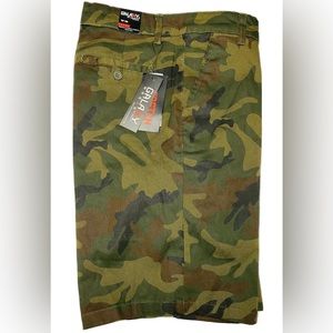 Galaxy by Harvic‎ camo shorts Men’s size 32 green chino khakis